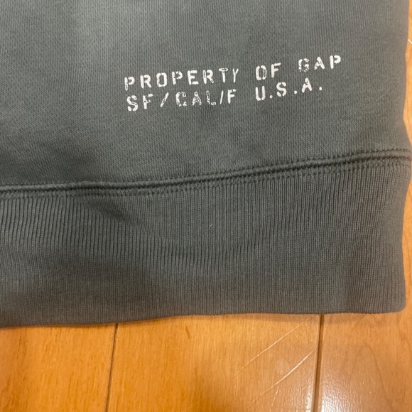 GAP Boys 6/7 Crew Neck - Picture 4 of 4